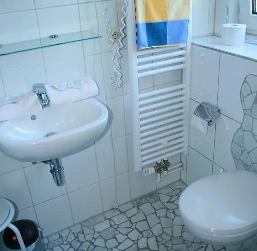 Πανσιόν Haus Butz 3*